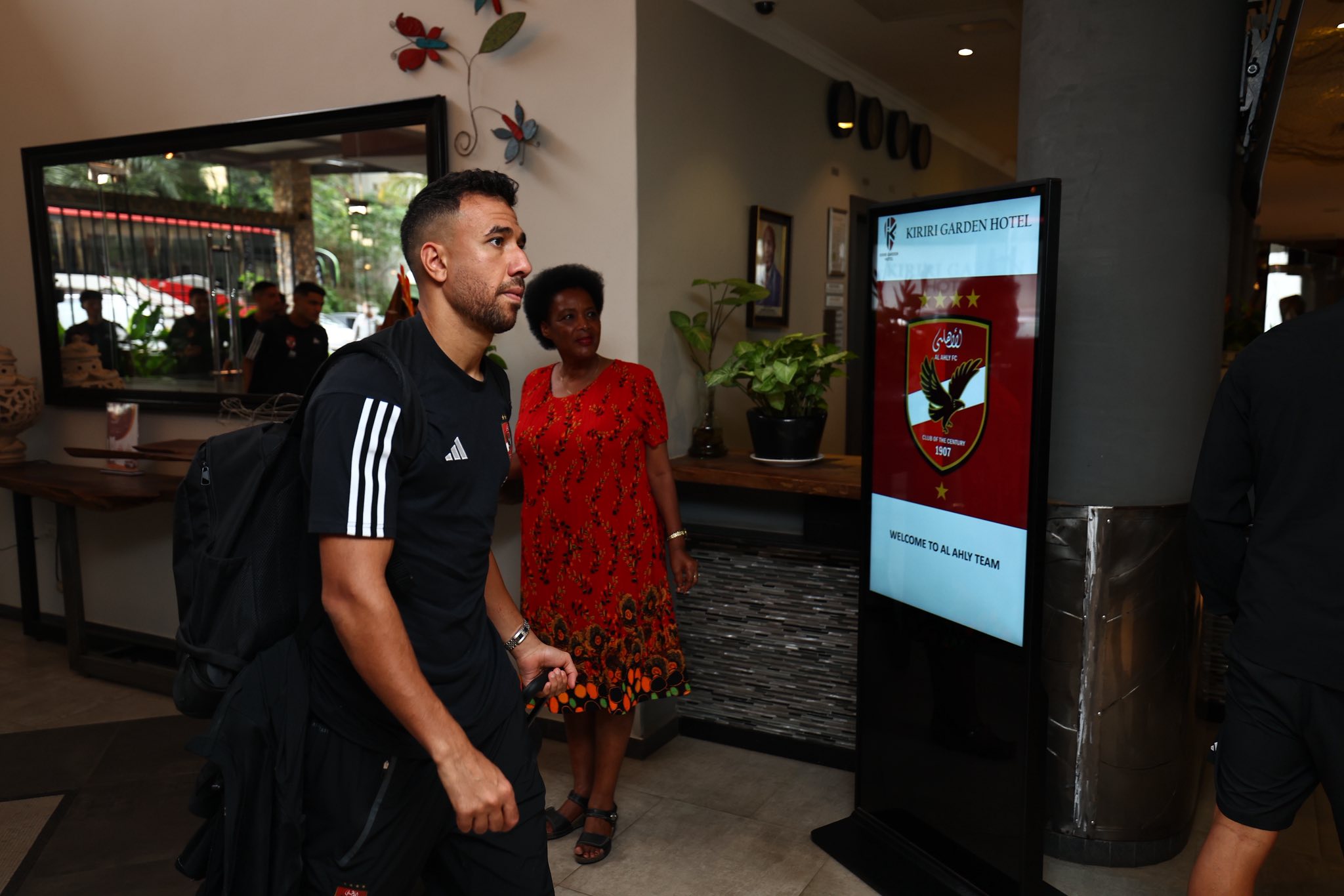 الاهلي يصل فندق الإقامة في بورندي الاهلي يصل فندق الإقامة في بورندي