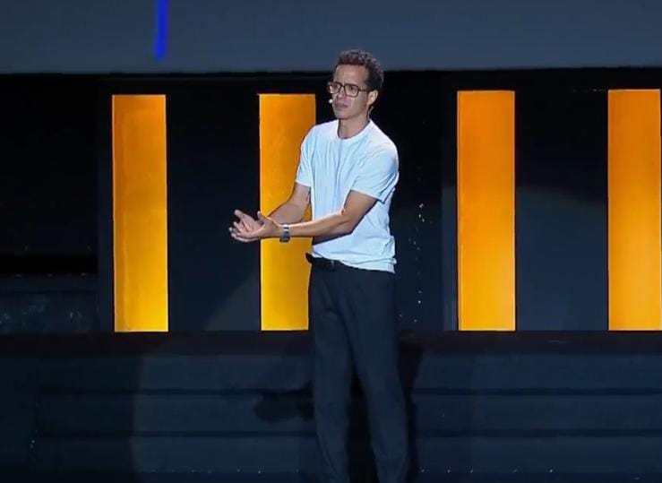 طه دسوقي يقدم فقرة كوميدية ساخرة في افتتاح مهرجان الجونة السينمائى (4)