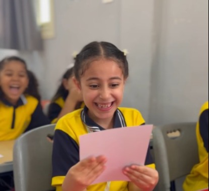 فرحة طلاب مدرسة بدمياط