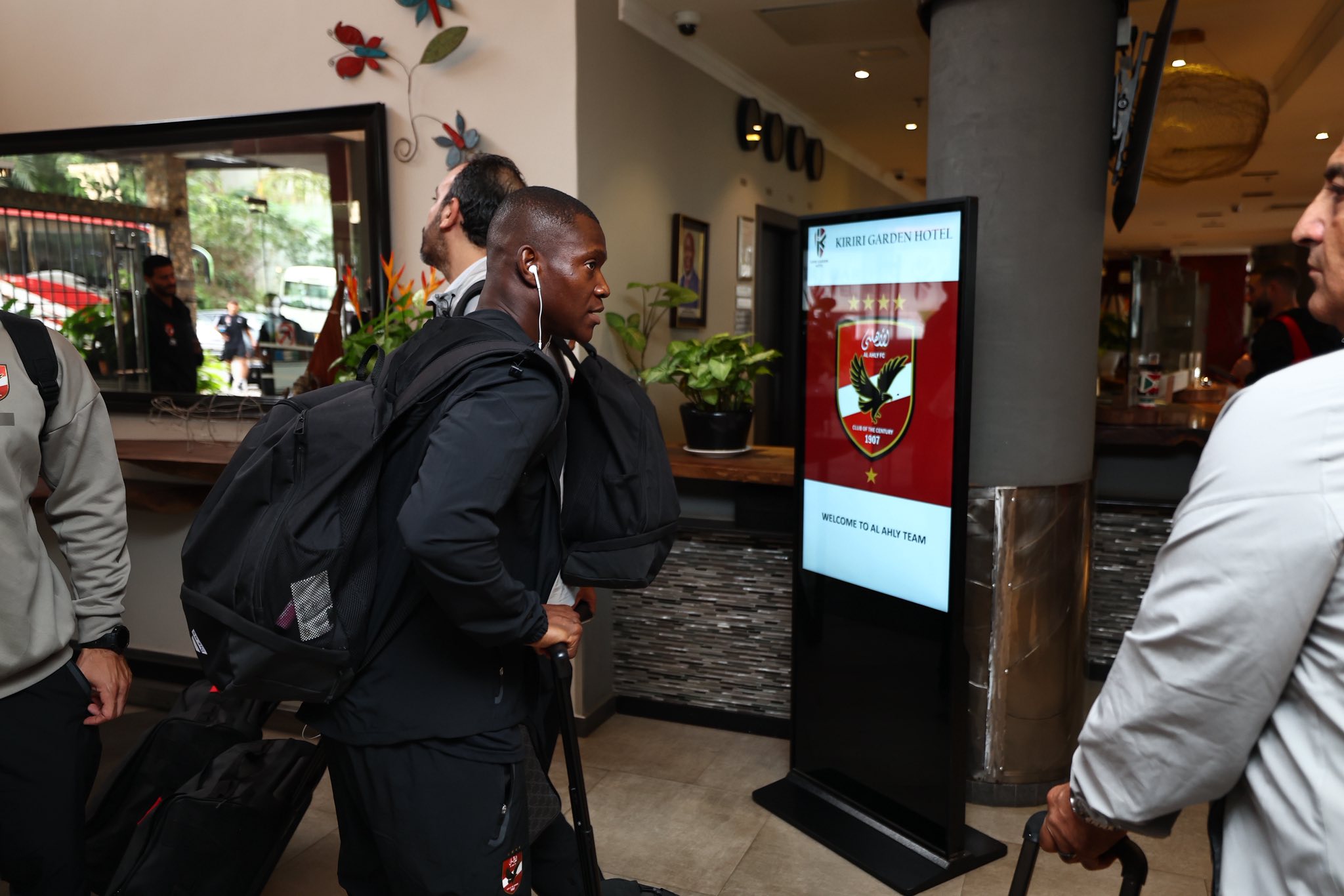 الاهلي وفندق الاقامة الاهلي وفندق الاقامة