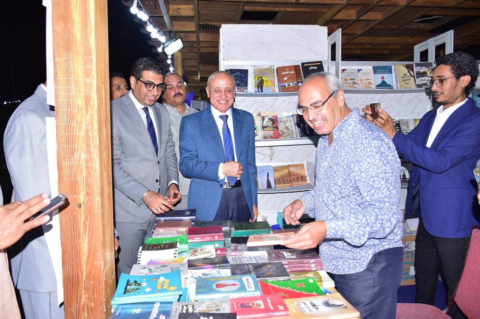 فتح أبواب المعرض الرابع للكتاب بمشاركة 15 دار نشر من حول مصر فتح أبواب المعرض الرابع للكتاب بمشاركة 15 دار نشر من حول مصر