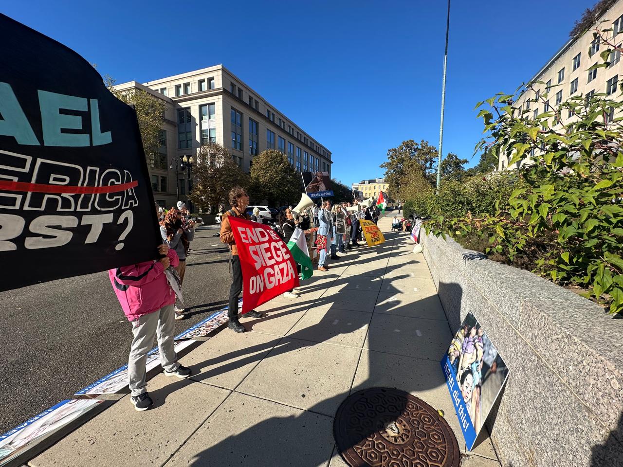 مظاهره أمام الخارجية الأمريكية  (4)