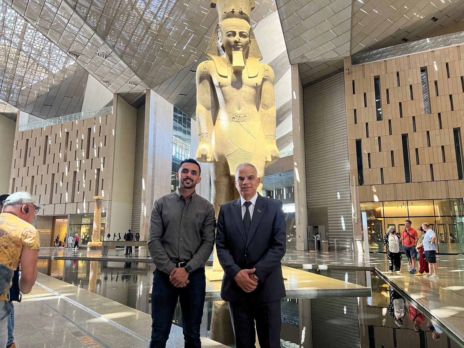 الدكتور عيسى زيدان والزميل محمد أسعد  (1)