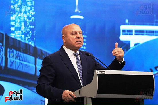 الوزير خلال مؤتمر الإعلان عن معرض ومؤتمر الصناعة والنقل