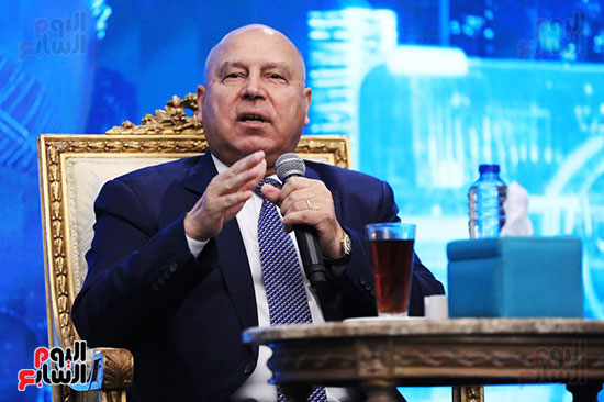 الفريق كامل الوزير نائب رئيس مجلس الوزراء للتنمية الصناعية وزير الصناعة والنقل