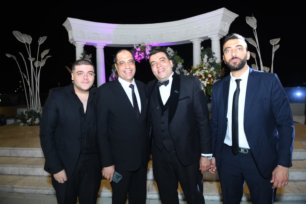 المستشار محمد حسن عبده ونجله يشارك في حفل الزفاف