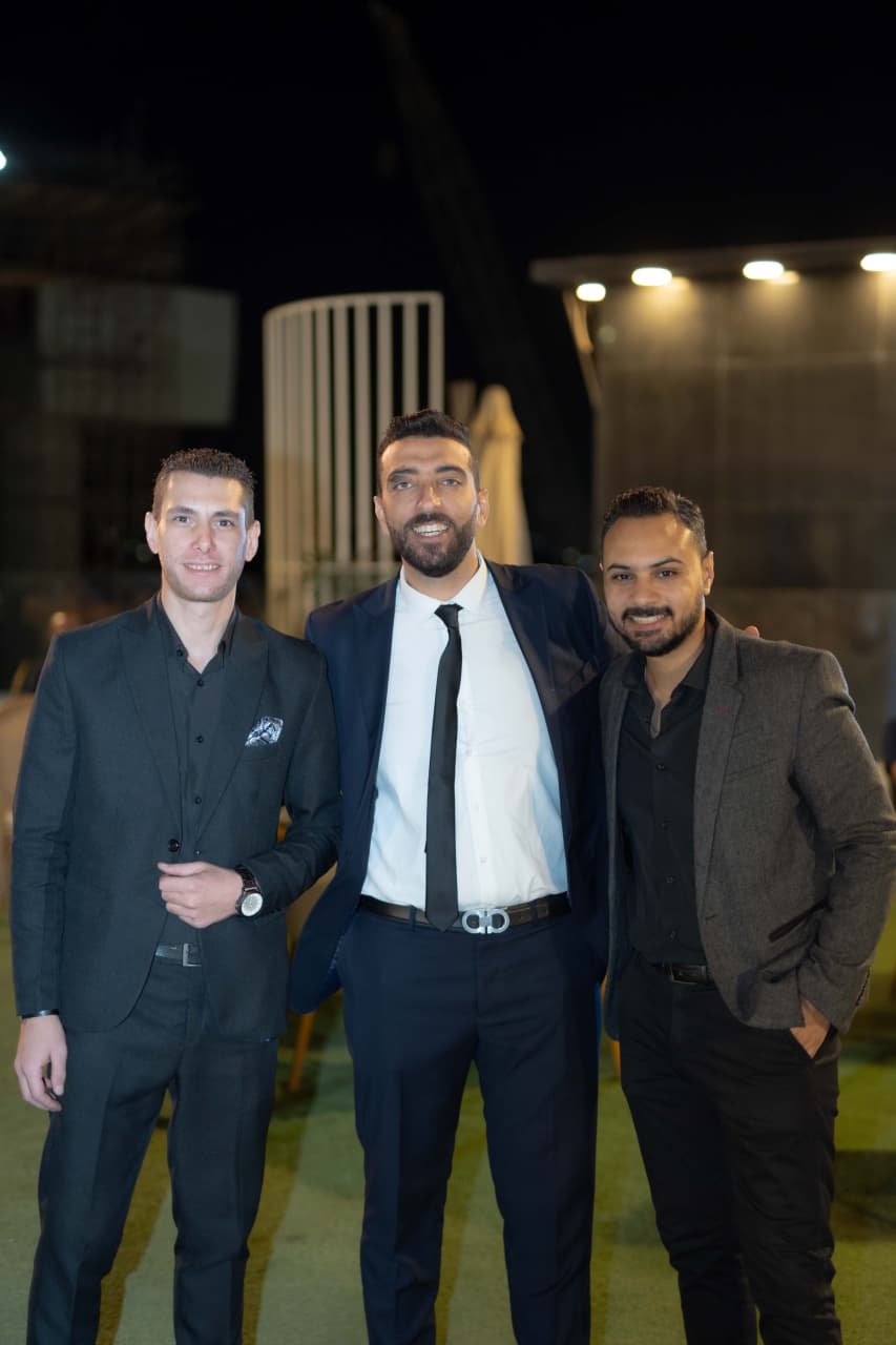 أصدقاء العريس