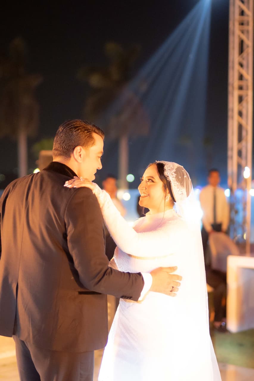 رقصات العروسين أحمد وشيرين تشعل الحفل