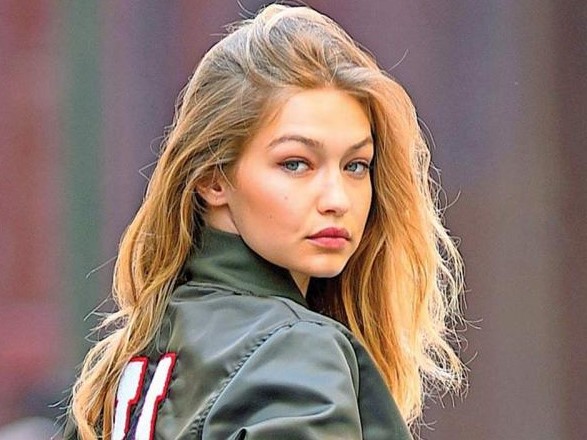 عارضة الأزياء جيجى حديد