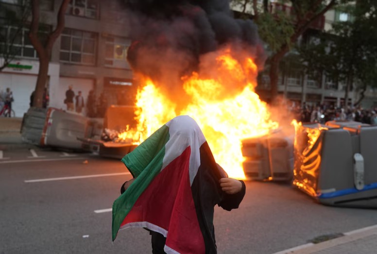 اضراب فى اسبانيا لدعم فلسطين اضراب فى اسبانيا لدعم فلسطين