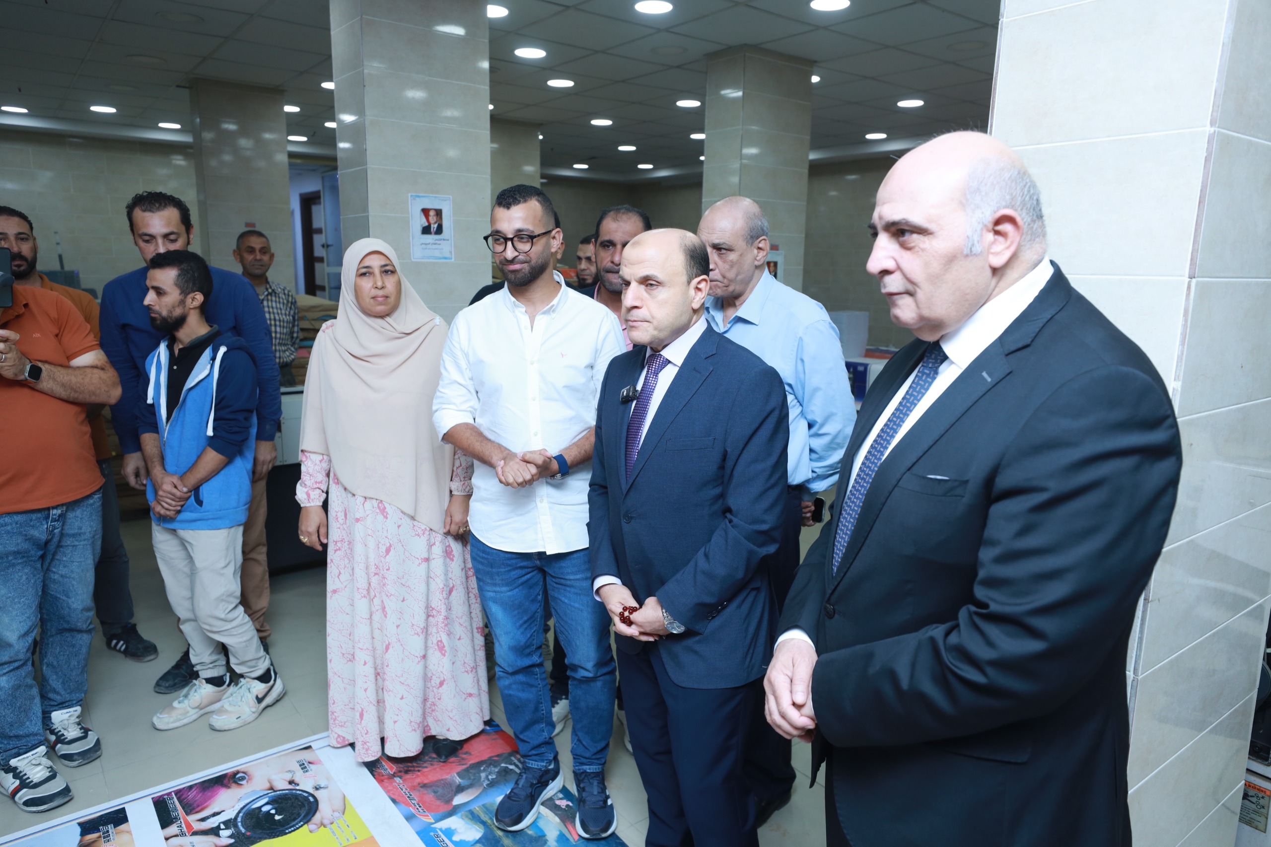 جانب من جولة لمحافظ كفرالشيخ بالمطبعة المركزية بالمحافظة
