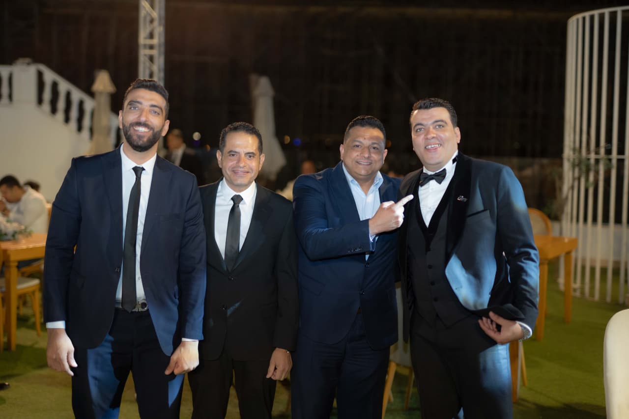 الدكتور بلال بدوي والمهندس تامر الحبال يشاركان في حفل الزفاف