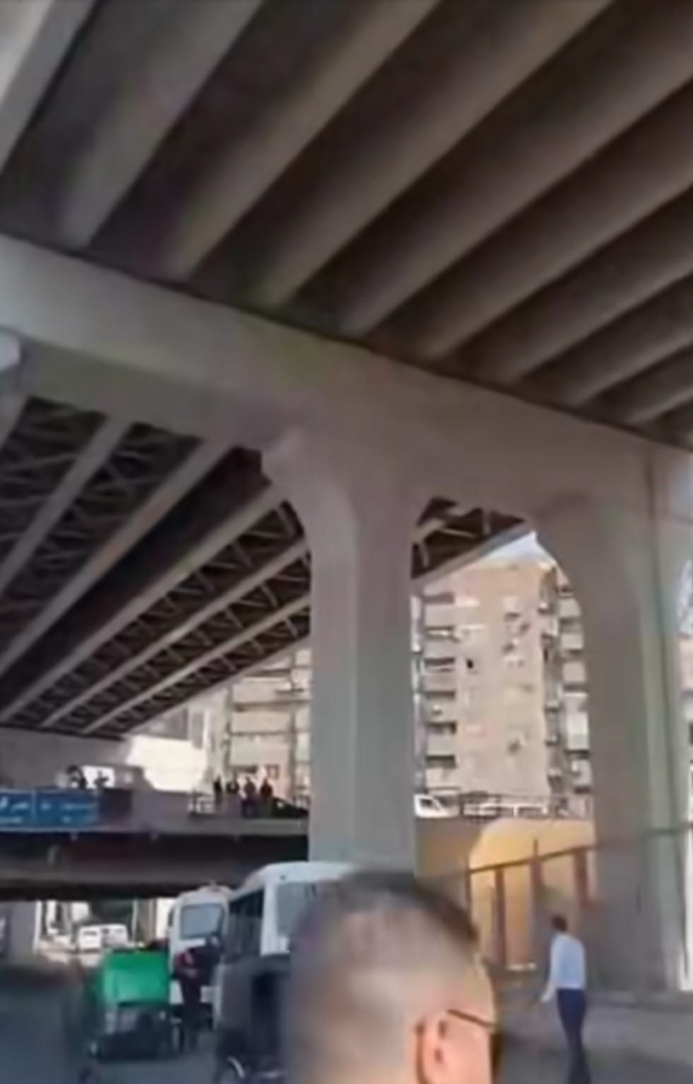 سقوط السيارة من اعلى الكوبرى سقوط السيارة من اعلى الكوبرى