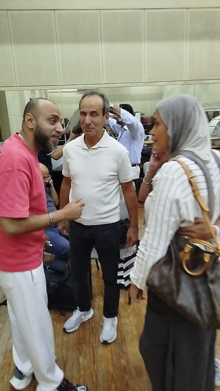 عمرو سليم يضفي بشاشته وخفة دمه على بروفة الأوبرا (3)