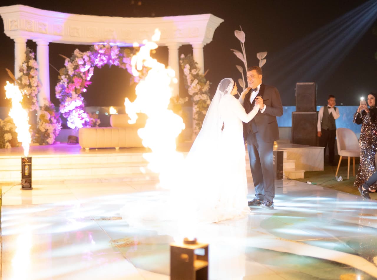 رقصة سلو للعروسين أحمد وشيرين