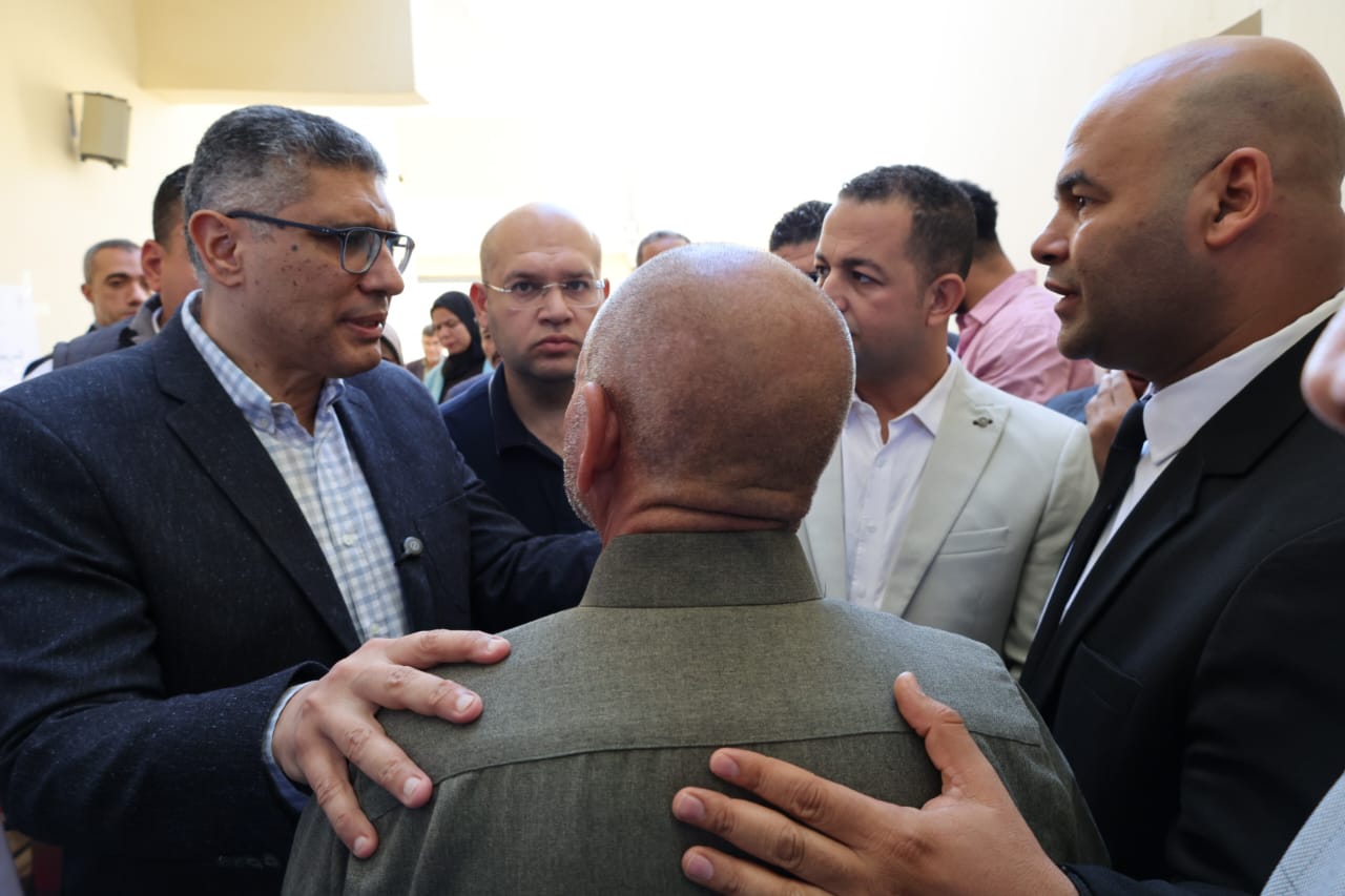 محافظ الجيزة يتفقد مستشفى الواحات البحرية (1)