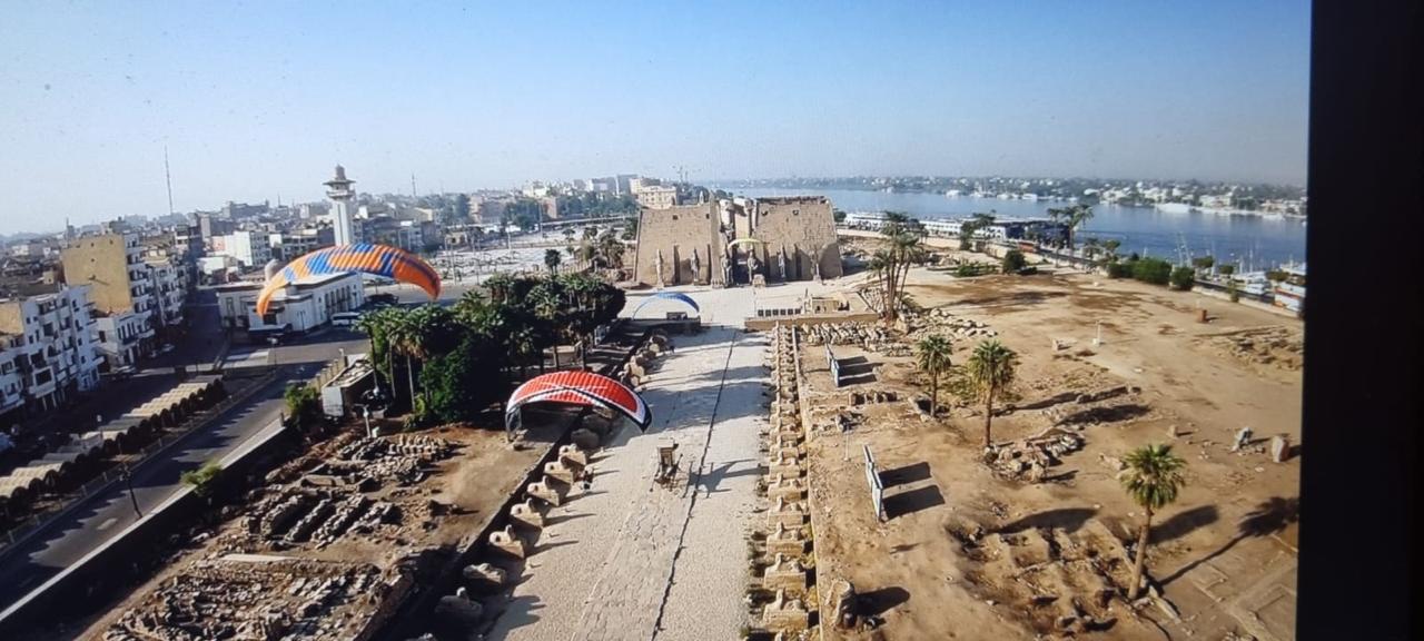 انطلاق رحلات طيران الباراموتور فى الأقصر
