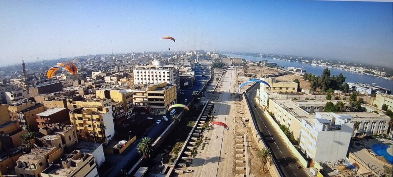 رحلات طيران الباراموتور فى الأقصر