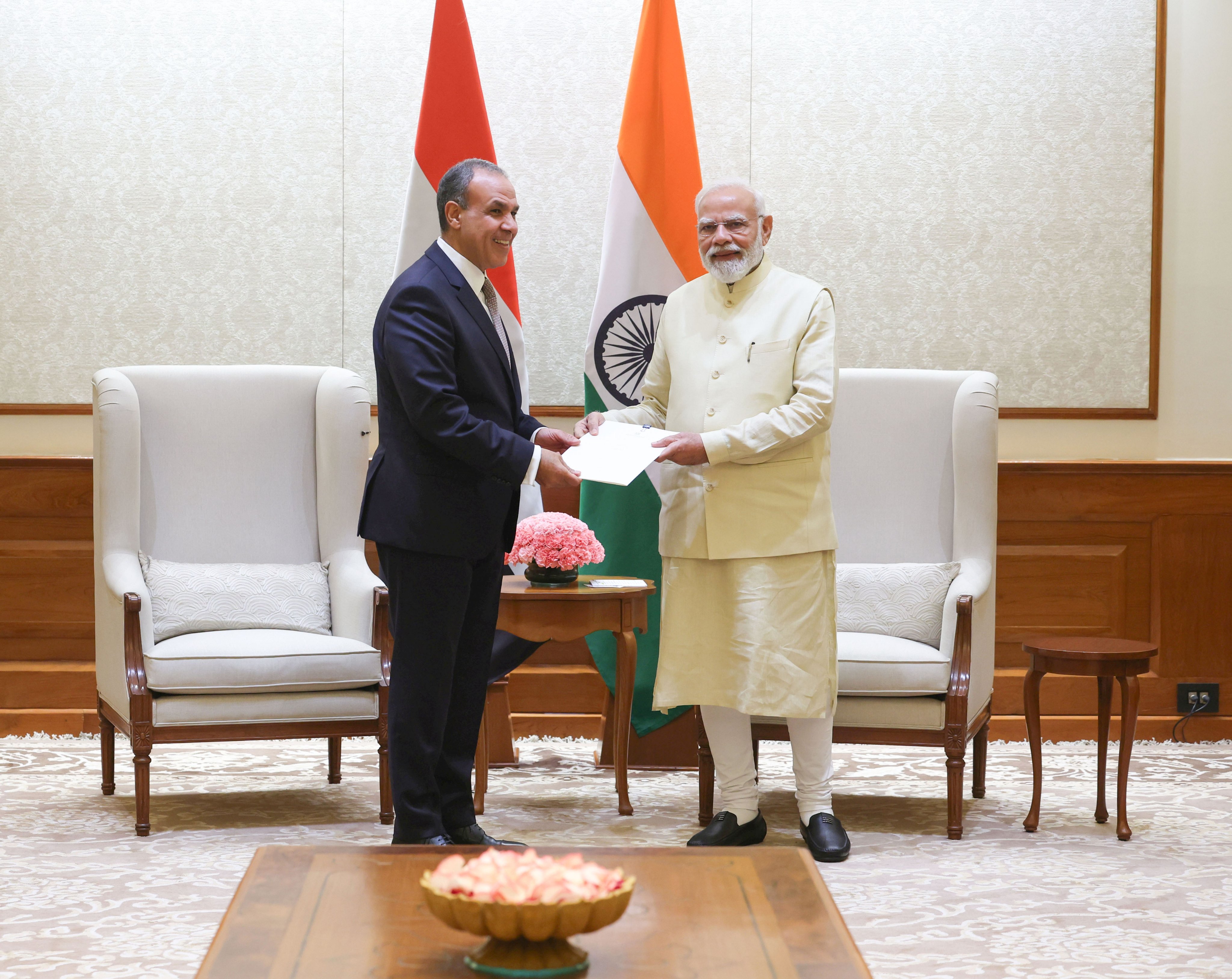 رئيس وزراء الهند مع وزير الخارجية المصري