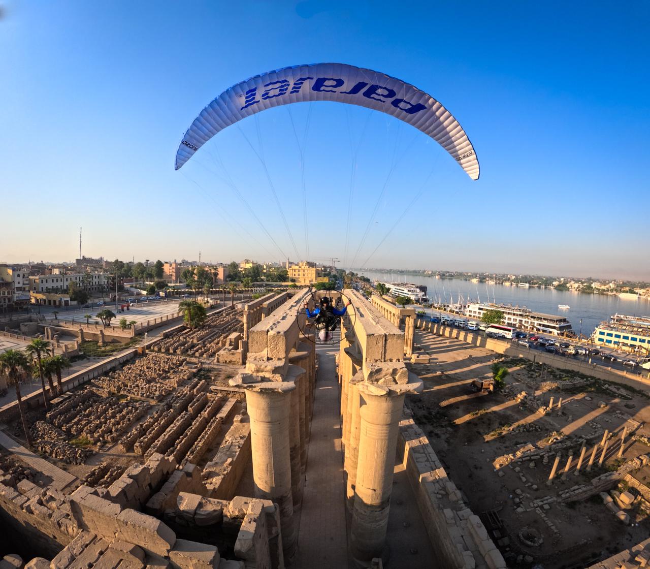 رحلات طيران الباراموتور