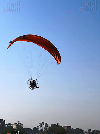 جانب-من-تحليق-المظلات-فى-السماء جانب-من-تحليق-المظلات-فى-السماء