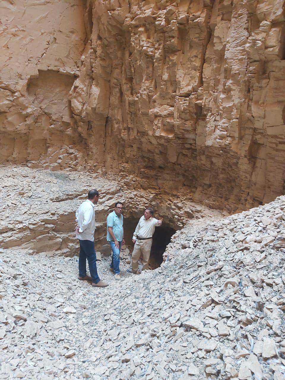 مقبرة زوجات الملك تحتمس الثالث الأجنبيات بالبر الغربى مقبرة زوجات الملك تحتمس الثالث الأجنبيات بالبر الغربى