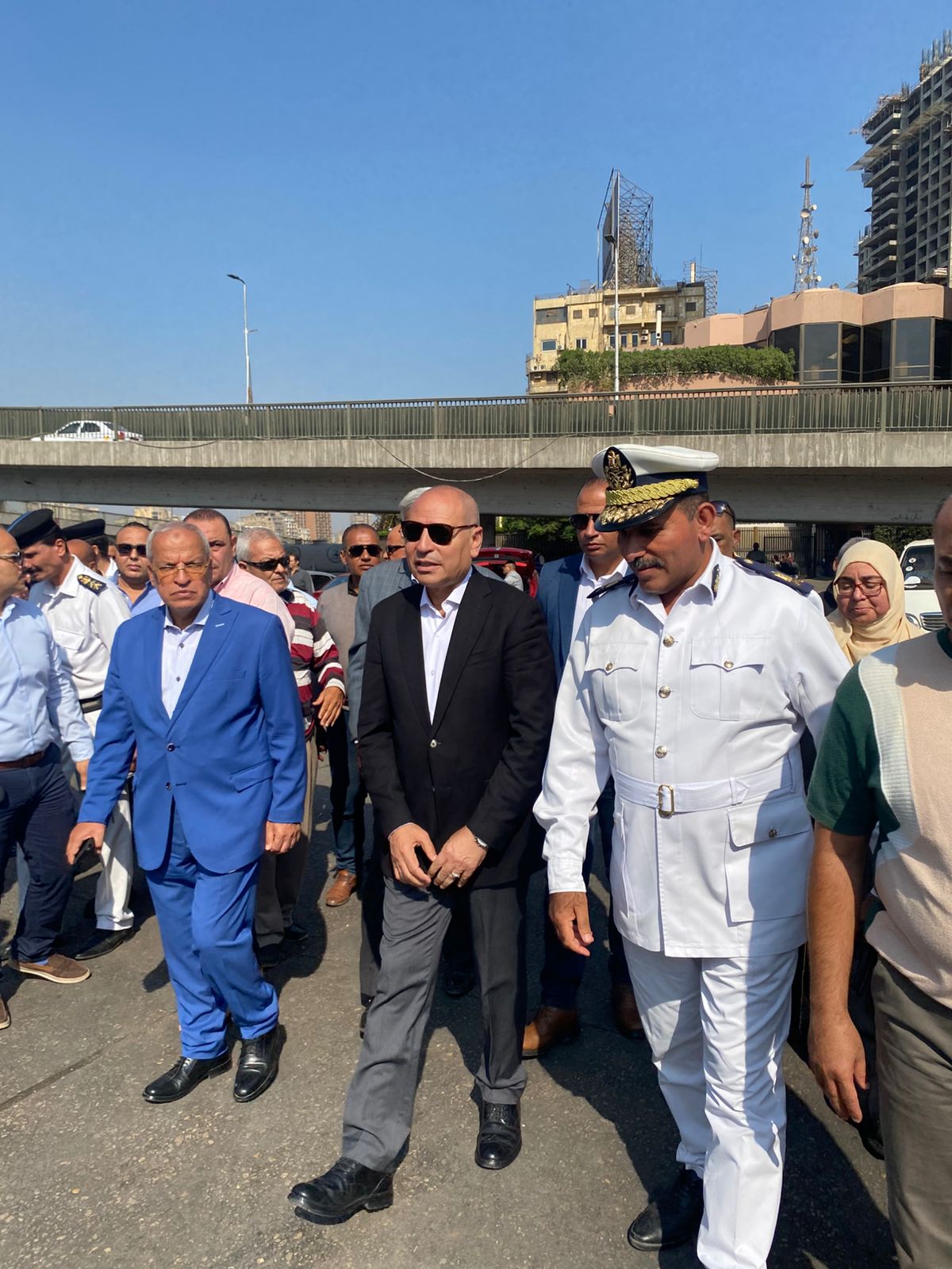 محافظ القاهرة يتفقد موقف عبدالمنعم رياض لمتابعة تعريفة الأجرة الجديدة (5)