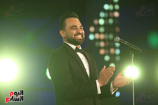 حسام حسنى يطرب جمهور مهرجان الموسيقى العربية