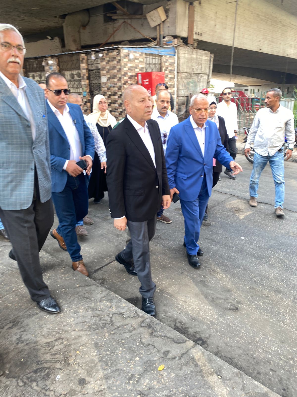 محافظ القاهرة يتفقد موقف عبدالمنعم رياض لمتابعة تعريفة الأجرة الجديدة (3)