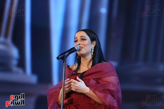 أسماء كمال تطرب جمهور المهرجان
