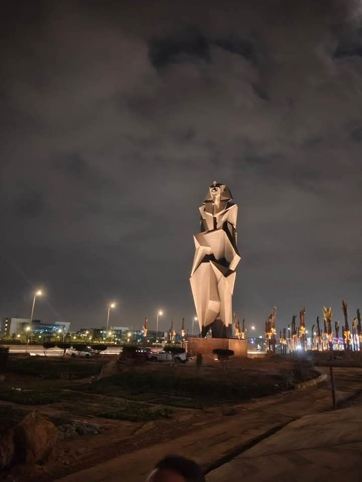 محيط المتحف المصرى الكبير يتجمل استعدادًا للافتتاح الرسمى 1 نوفمبر المقبل محيط المتحف المصرى الكبير يتجمل استعدادًا للافتتاح الرسمى 1 نوفمبر المقبل