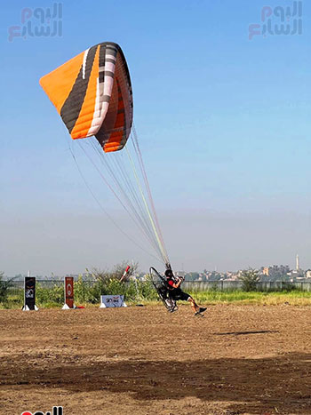 متعة-المظلات-الباراموتور-فى-سماء-الأقصر متعة-المظلات-الباراموتور-فى-سماء-الأقصر