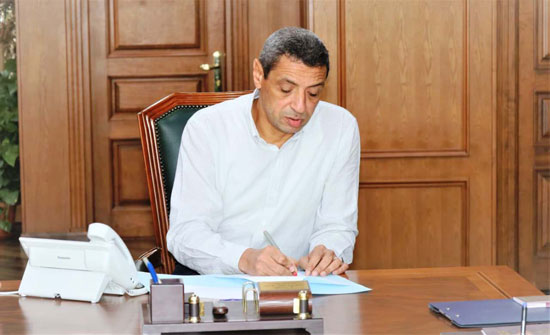 اللواء-طارق-الشاذلي-محافظ-السويس