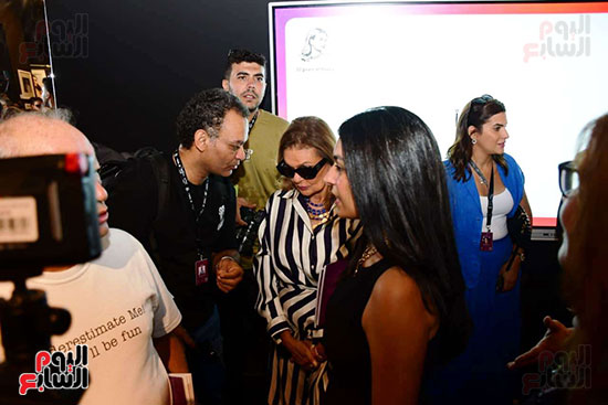 معرض الفنانة يسرا معرض الفنانة يسرا