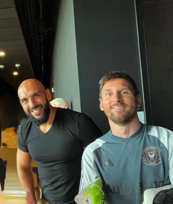 شيوكو رفقة ميسي (3)