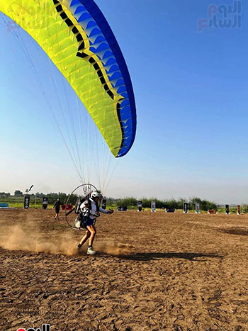 لحظات-الخروج-فى-السماء-بمظلات-الباراموتور لحظات-الخروج-فى-السماء-بمظلات-الباراموتور