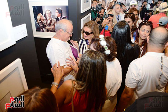 افتتاح معرض يسرا بمهرجان الجونة بحضور نجيب ساويرس افتتاح معرض يسرا بمهرجان الجونة بحضور نجيب ساويرس