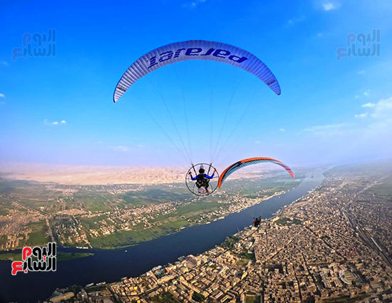 جانب-من-تحليق-الباراموتور-فى-السماء جانب-من-تحليق-الباراموتور-فى-السماء