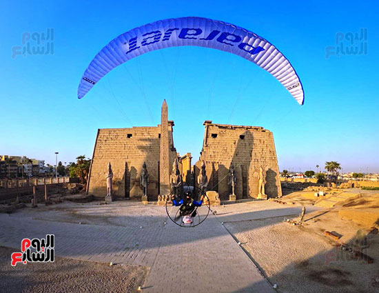 تحليق-طائرات-الباراموتور-فوق-معبد-الأقصر تحليق-طائرات-الباراموتور-فوق-معبد-الأقصر