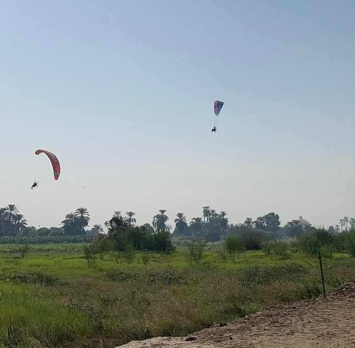 تحليق مظلات الباراموتور بمشاركة 100 أجنبي فى السماء_1 تحليق مظلات الباراموتور بمشاركة 100 أجنبي فى السماء_1