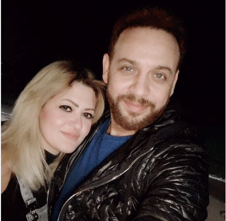 مصطفى قمر وزوجته