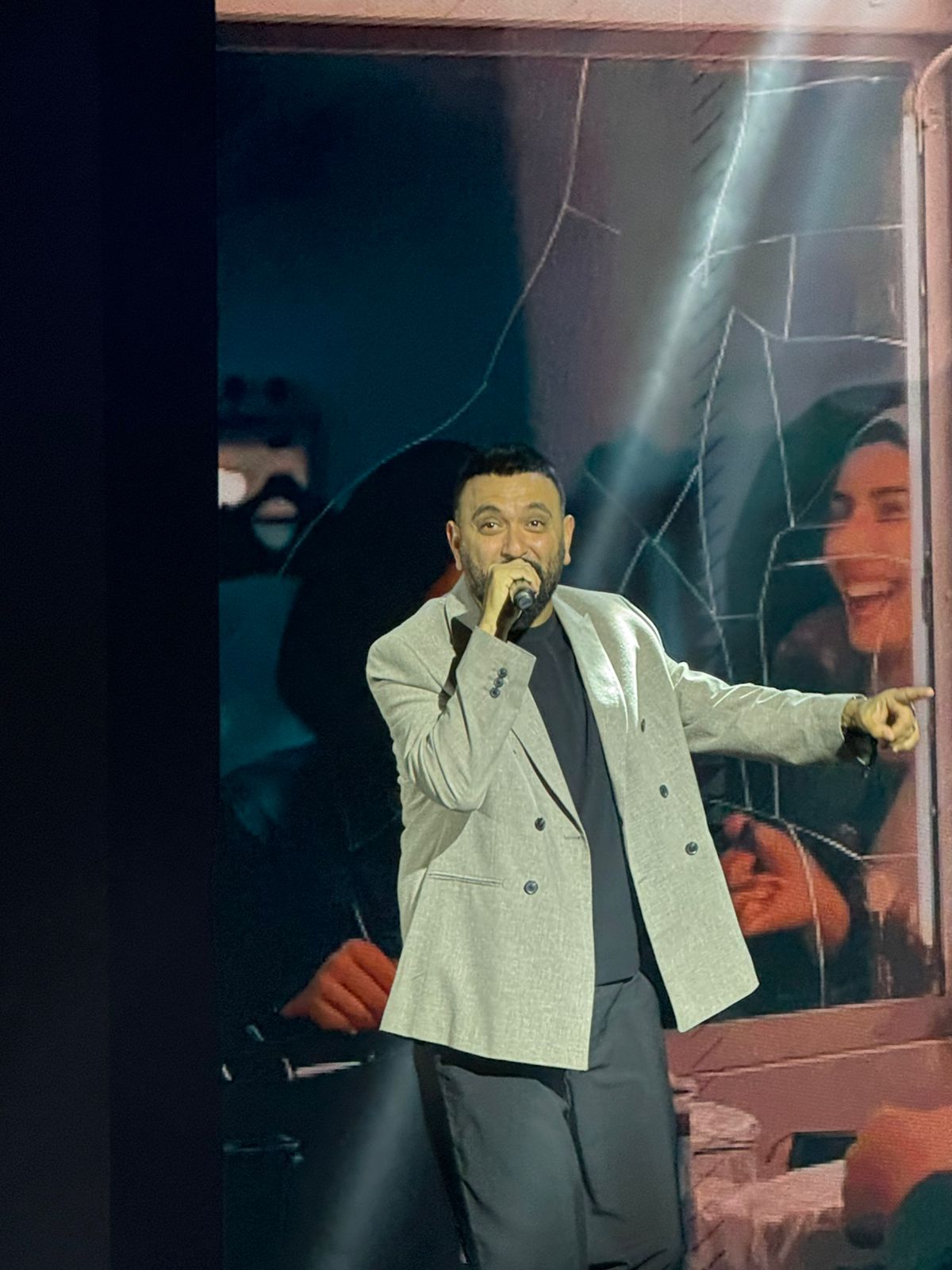 كريم محسن يحيي حفل ختام الدورة 8 لمهرجان نقابة المهن التمثيلية (5)