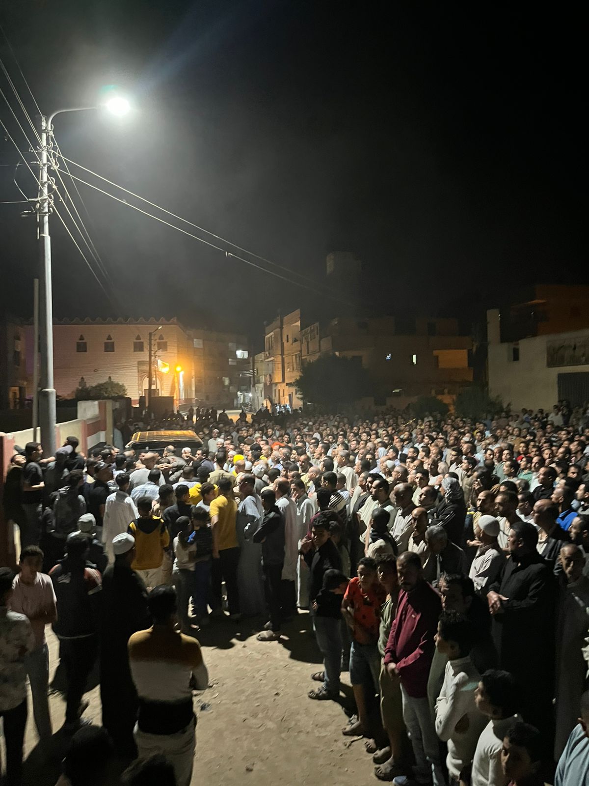 أهالى البحيرة يشيعون جنازة 3 أشخاص (4)