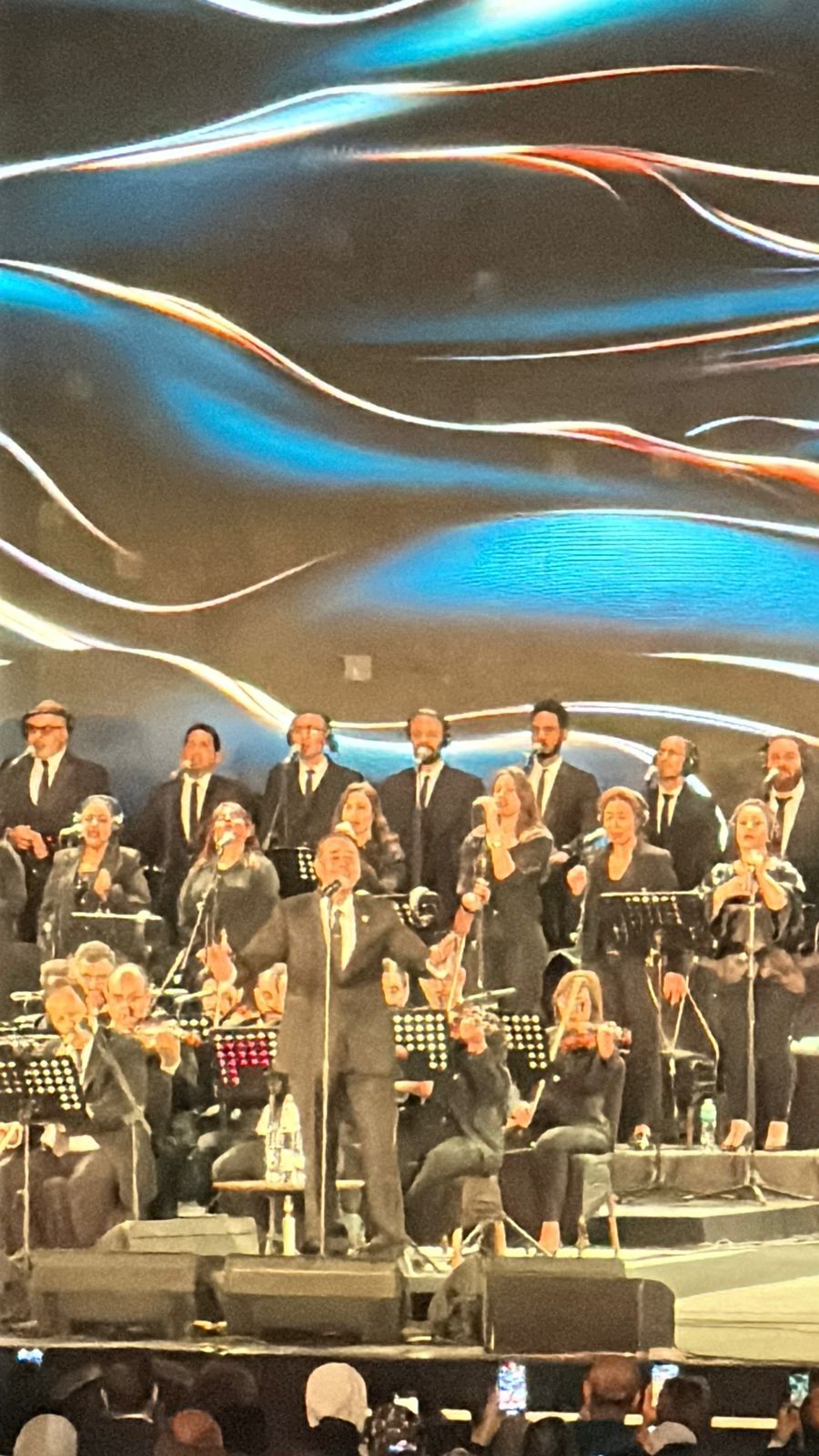 مدحت صالح يتألق بأغنية أنت عمري لأم كلثوم ويرفع شعار كامل العدد بحفل مهرجان الموسيقى العربية (1)