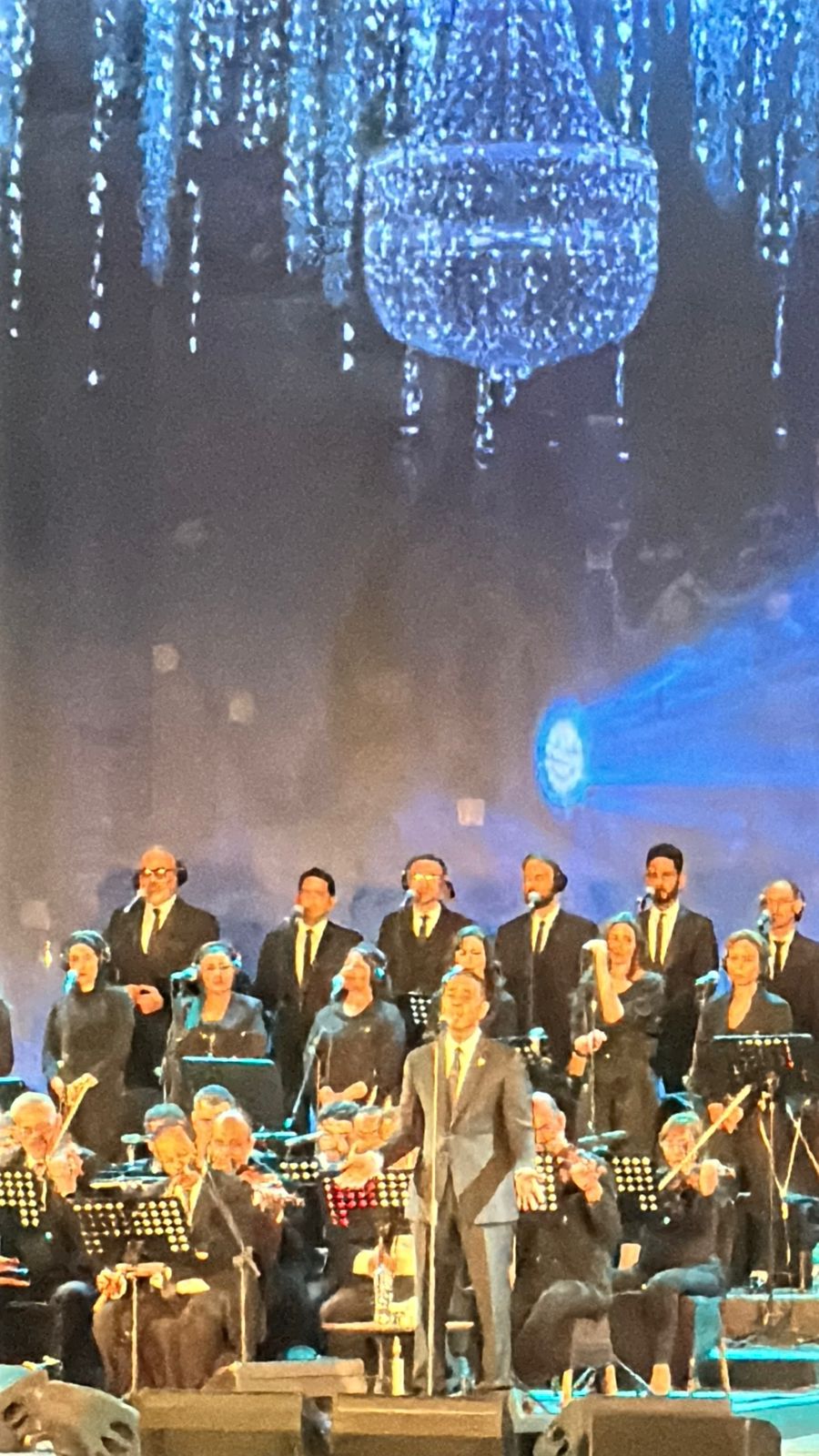 مدحت صالح يتألق بأغنية أنت عمري لأم كلثوم ويرفع شعار كامل العدد بحفل مهرجان الموسيقى العربية (4)