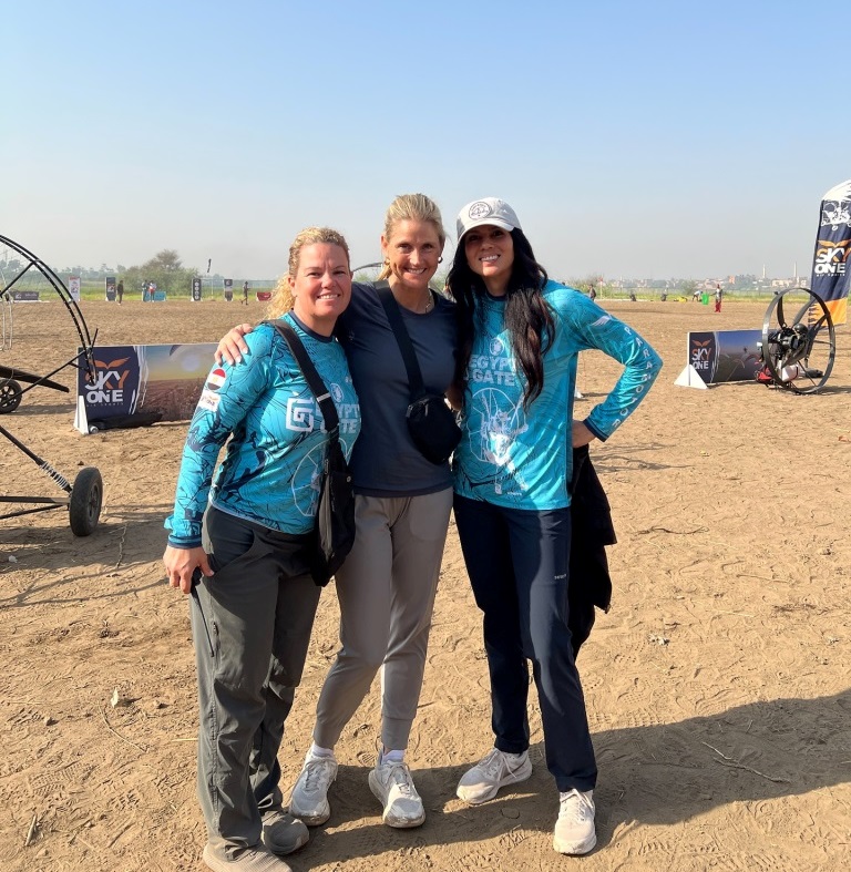 مغامرات من حول العالم يشاركن فى مغامرات الباراموتور