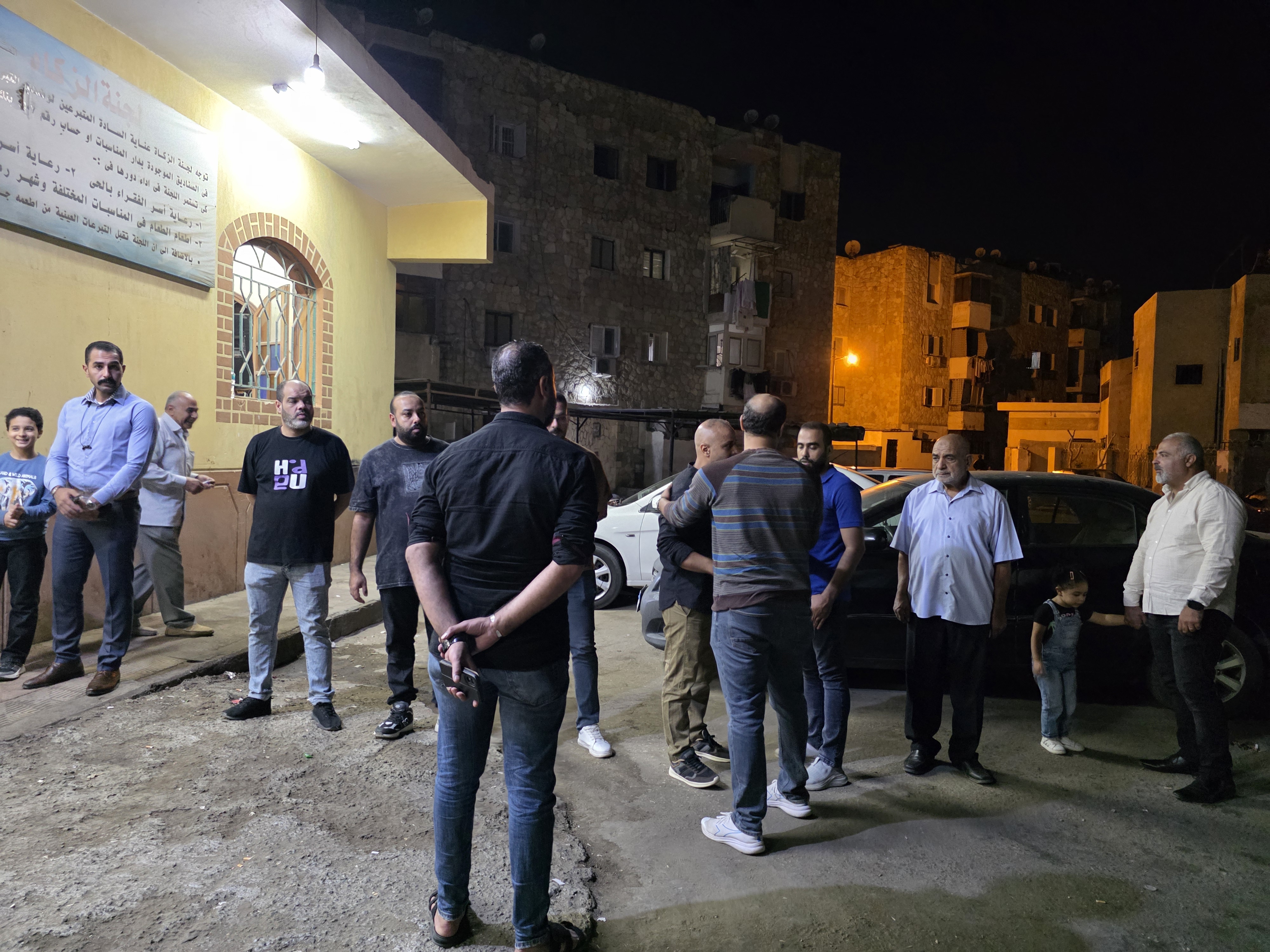 اسرة الطالب تستقبل العزاء