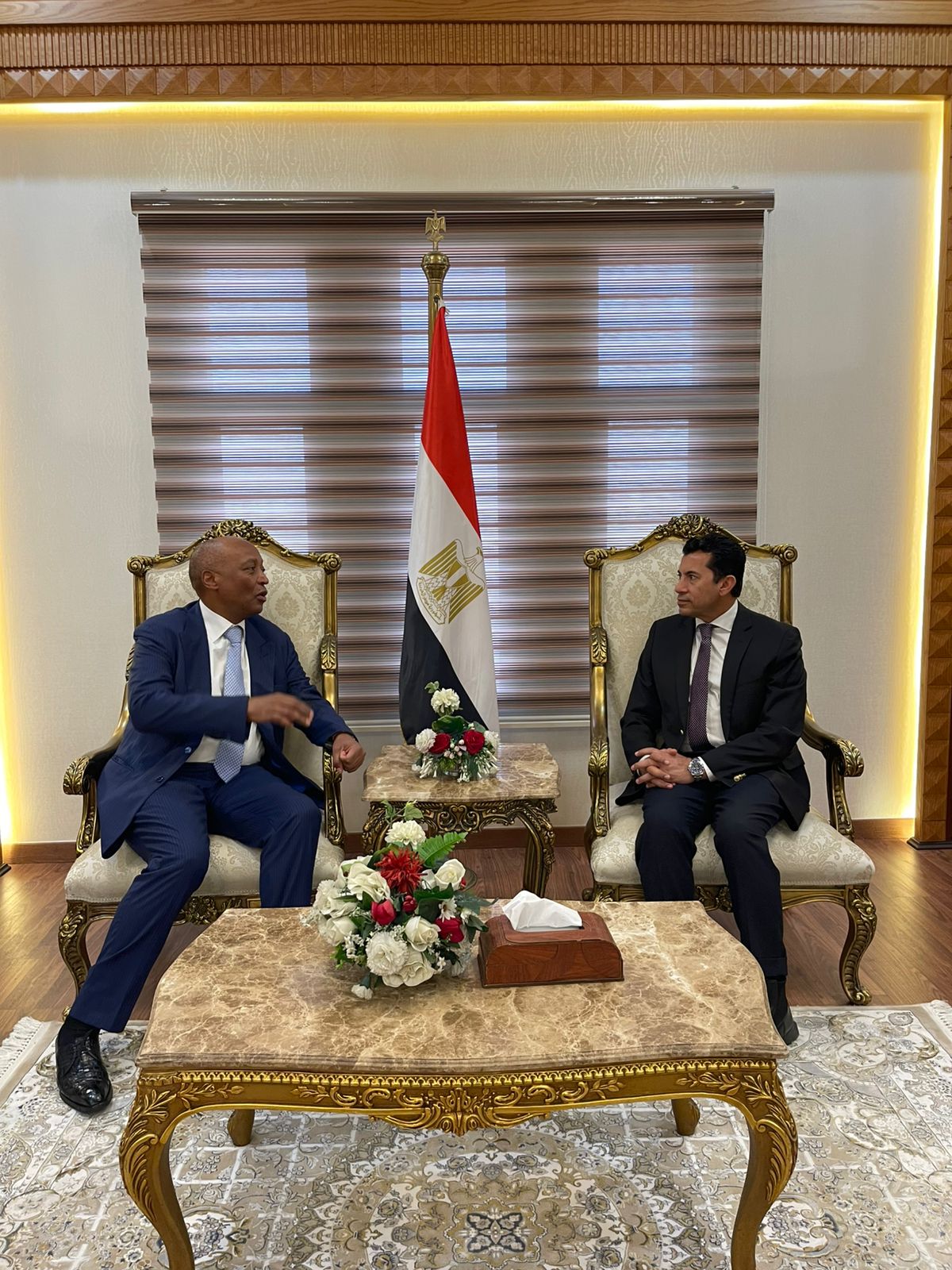 لقاء وزير الشباب والرياضة ورئيس الاتحاد الأفريقي