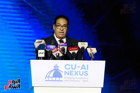 الدكتور محمد سامي عبد الصادق رئيس جامعة القاهرة الدكتور محمد سامي عبد الصادق رئيس جامعة القاهرة