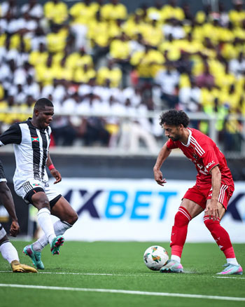 أحمد عبد القادر خلال المباراة